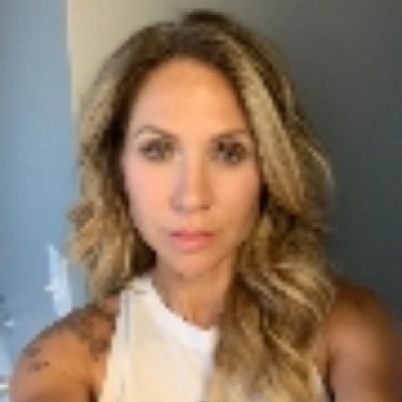 Meet your Posher, Melissa - Picture 1 of 2